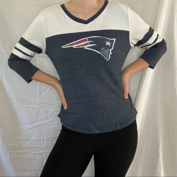 NWT NFL New England Patriots V-Neck Shirt - Picture 1 of 7